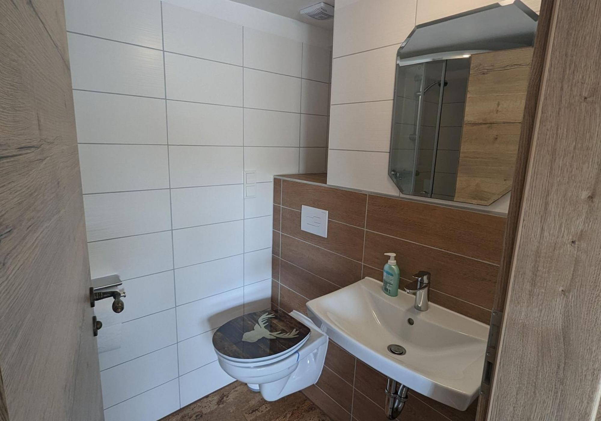 Pension Neue Linde Alsfeld Exterior photo