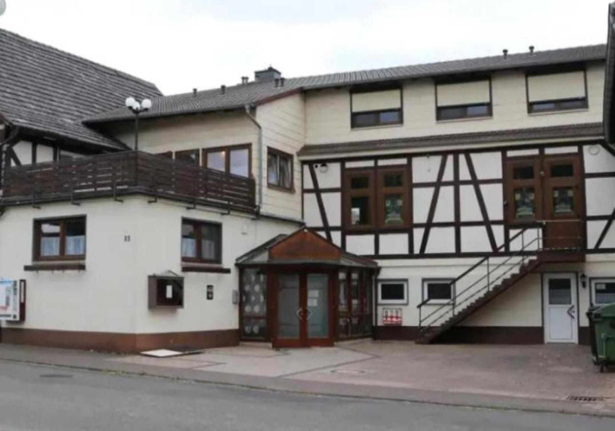 Pension Neue Linde Alsfeld Exterior photo
